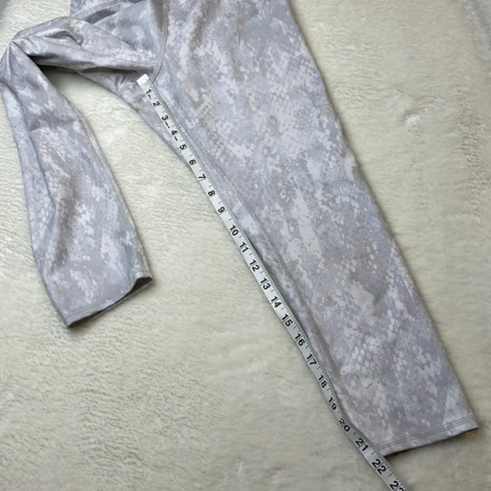 Alo Yoga Snakeskin Print 7/8 Legging Gray Size Small
